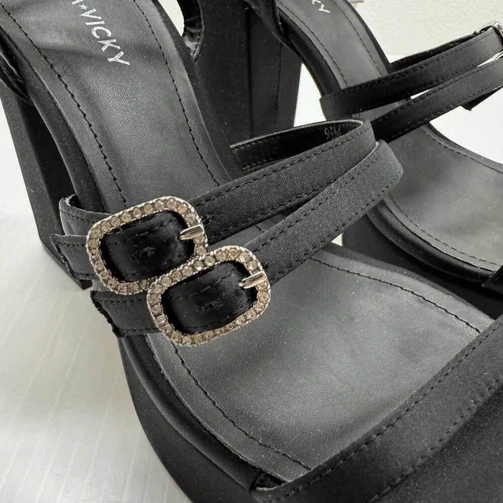 Lisa Vicky Babe-V Heels 9.5 Black Satin Strappy Platform Sandals Chunky Heel NIB